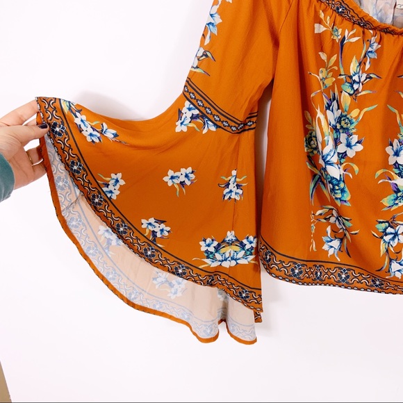 •SOLD• Flying Tomato Off-Shoulder Bell Sleeve Top - Picture 3 of 7